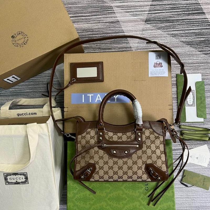 Gucci Handbags 329